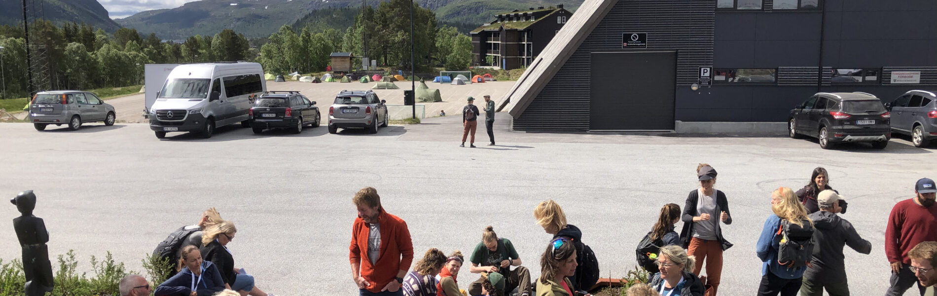 Osallistujat verkostoitumassa 9IATC-konferenssissa Norjassa.