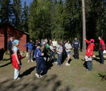 Mennään metsään! – Alueelliset toimijat näyttävät voimansa nuorten metsäteemapäivässä